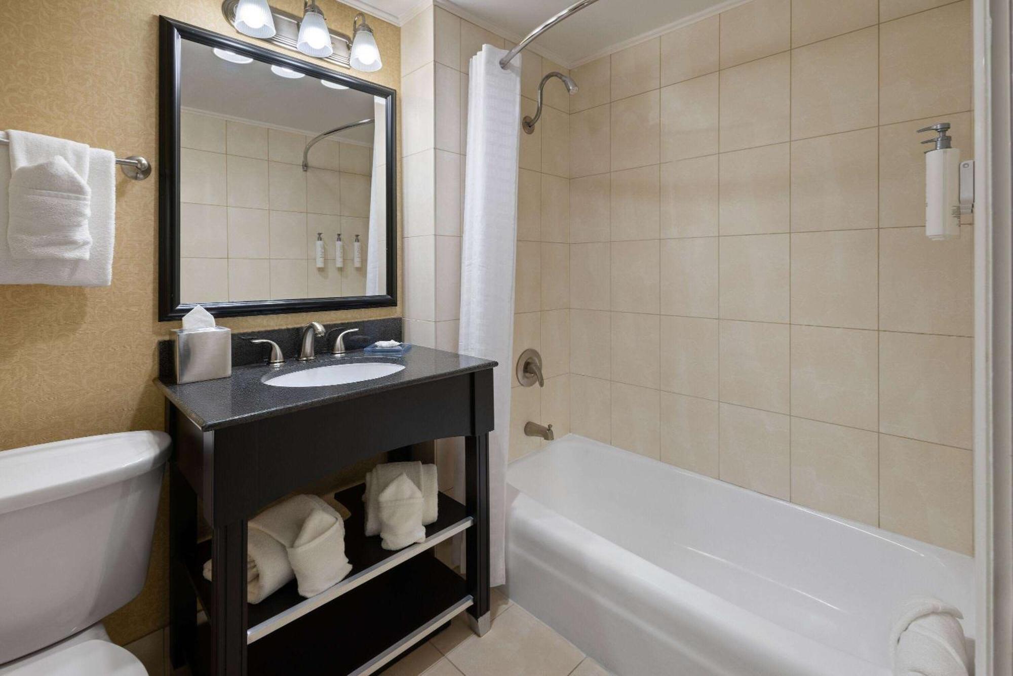 Penn Harris Hotel Harrisburg, Trademark By Wyndham Экстерьер фото