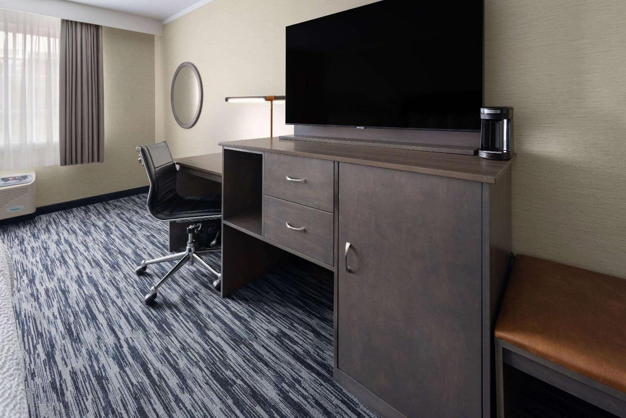 Penn Harris Hotel Harrisburg, Trademark By Wyndham Экстерьер фото